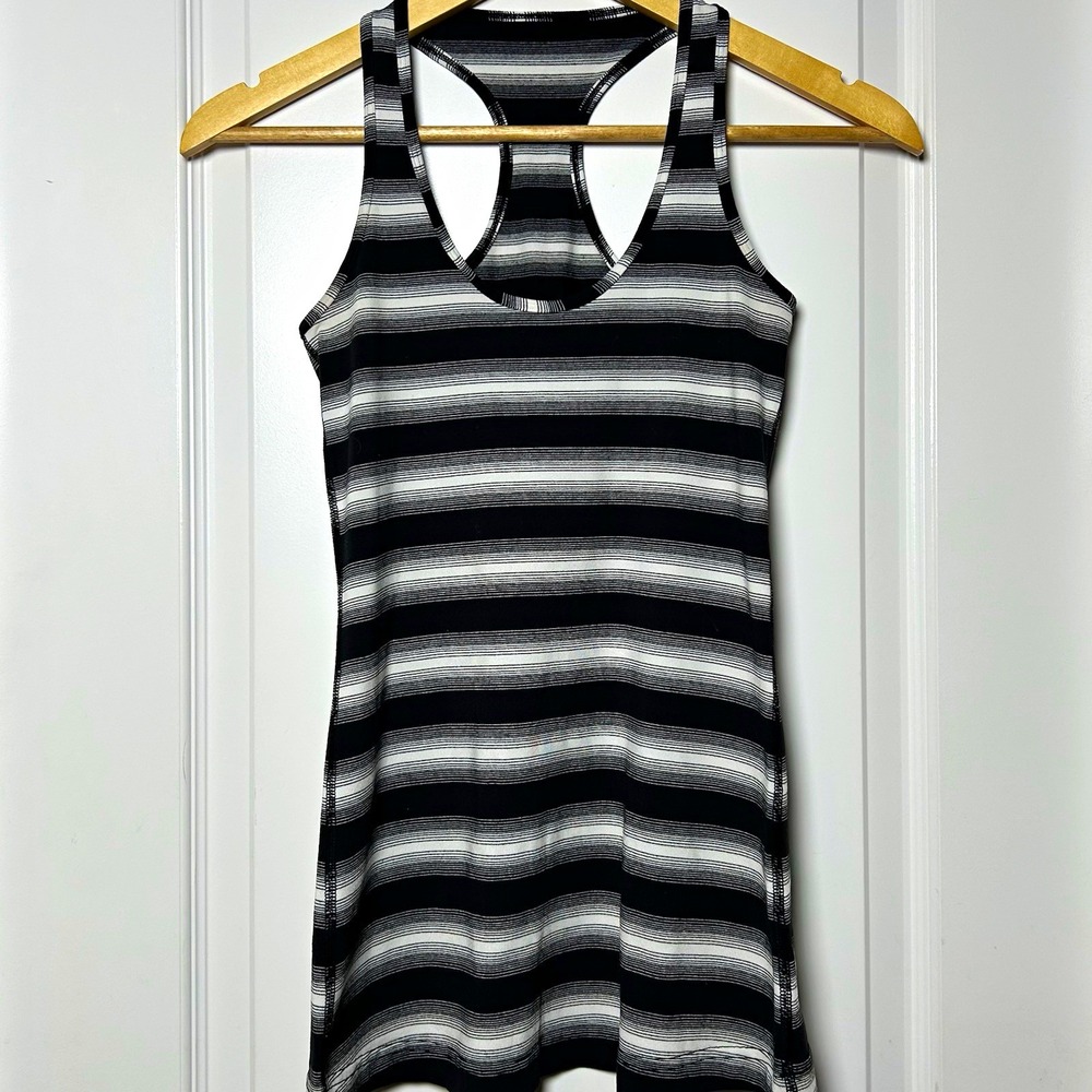 Lululemon Capilano Stripe Black White Cool Sweat Wicking Stretch Racerback Tank